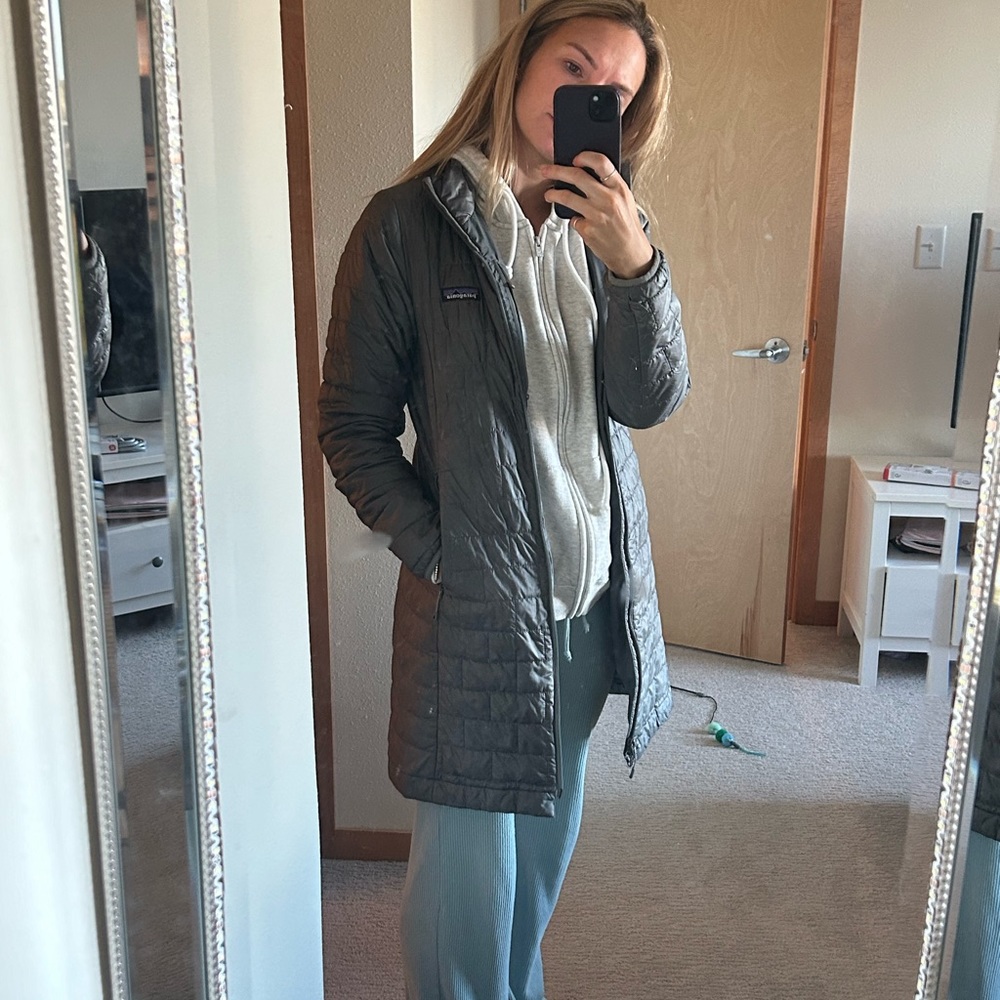 Lightweight grey Patagonia jacket size small